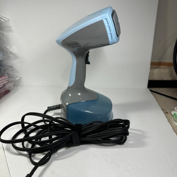 Black & Decker Handheld Garment Steamer Detachable Water Tank & 3 Attachments - Picture 7 of 9